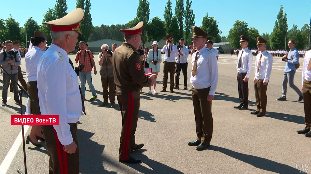 Новый этап службы. 470 выпускников Военной академии пополнили офицерский корпус страны-4