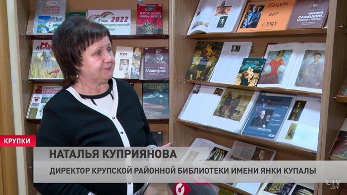 В Крупской библиотеке к юбилею Савицкого открыли выставку. Там можно изучить биографию художника-4