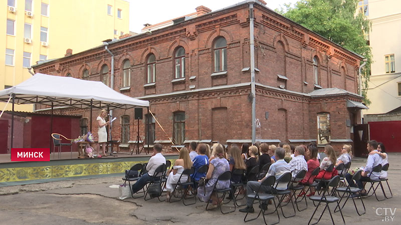 «Есть чем вдохновляться. Минск расцветает с каждым днём». Творческий вечер белорусской поэтессы Лены Зински прошёл в Минске-13