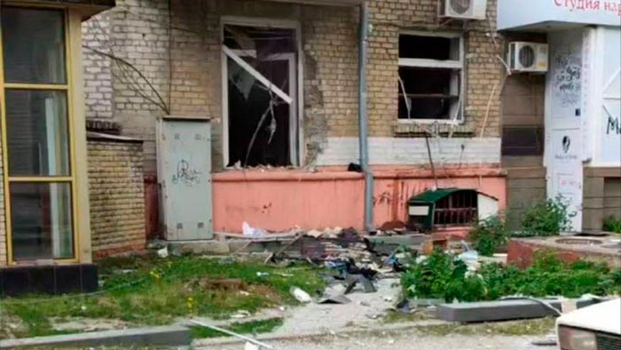 Взрыв произошёл в центре Луганска, есть раненые