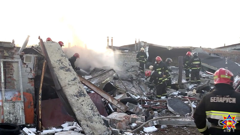 Появилось видео с места взрыва в гаражном кооперативе в Бресте-1 Появилось видео с места взрыва в гаражном кооперативе в Бресте-1