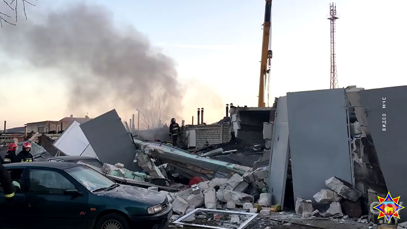 Появилось видео с места взрыва в гаражном кооперативе в Бресте-8 Появилось видео с места взрыва в гаражном кооперативе в Бресте-8