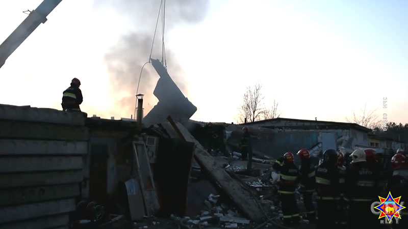 Появилось видео с места взрыва в гаражном кооперативе в Бресте-6 Появилось видео с места взрыва в гаражном кооперативе в Бресте-6