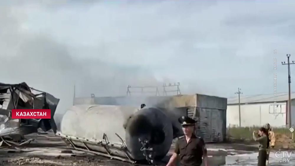 В Казахстане на заправке взорвалась автоцистерна. Ударная волна разрушила здание-4