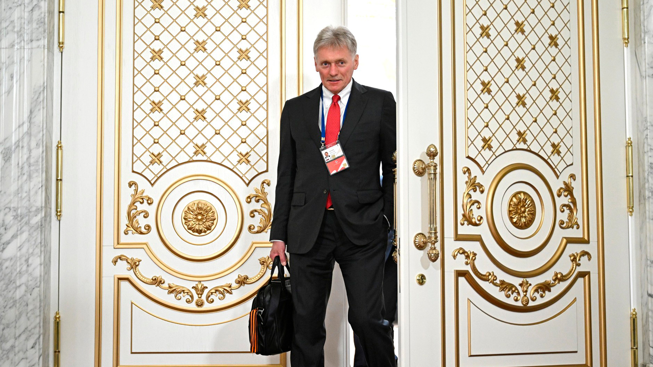 Песков заявил, что РФ предпочитает дипломатию по конфликту в Украине-0