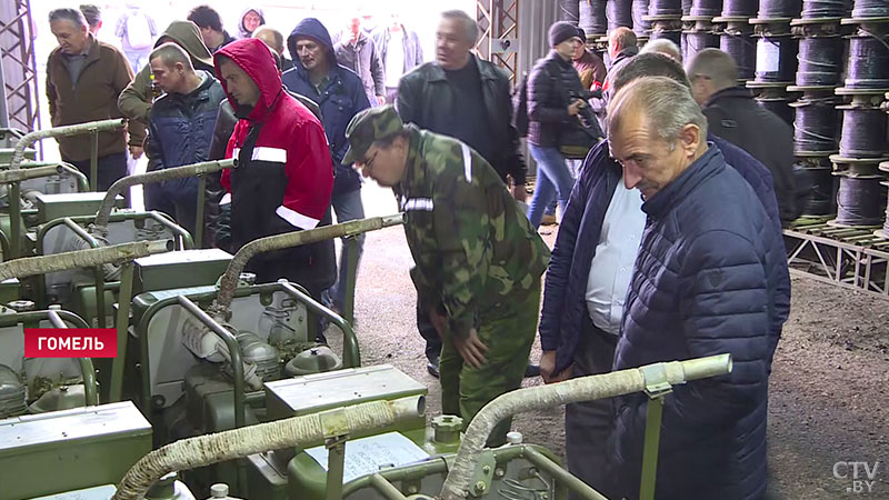 «Смешная цена!» Что покупали белорусы на выставке-продаже военной техники в Гомеле-3