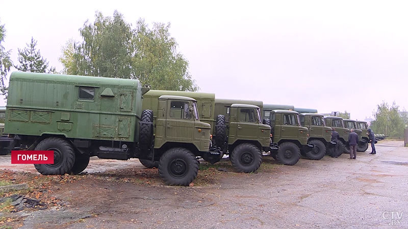 «Смешная цена!» Что покупали белорусы на выставке-продаже военной техники в Гомеле-13