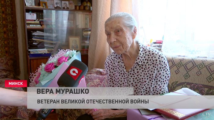 У блокадницы Ленинграда – 100-летний юбилей. Как в Октябрьском районе поздравили ветерана?-4