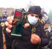За пять дней собрано почти 30 тонн груза. Сенатор рассказал, как и чем белорусская сторона помогает беженцам на границе