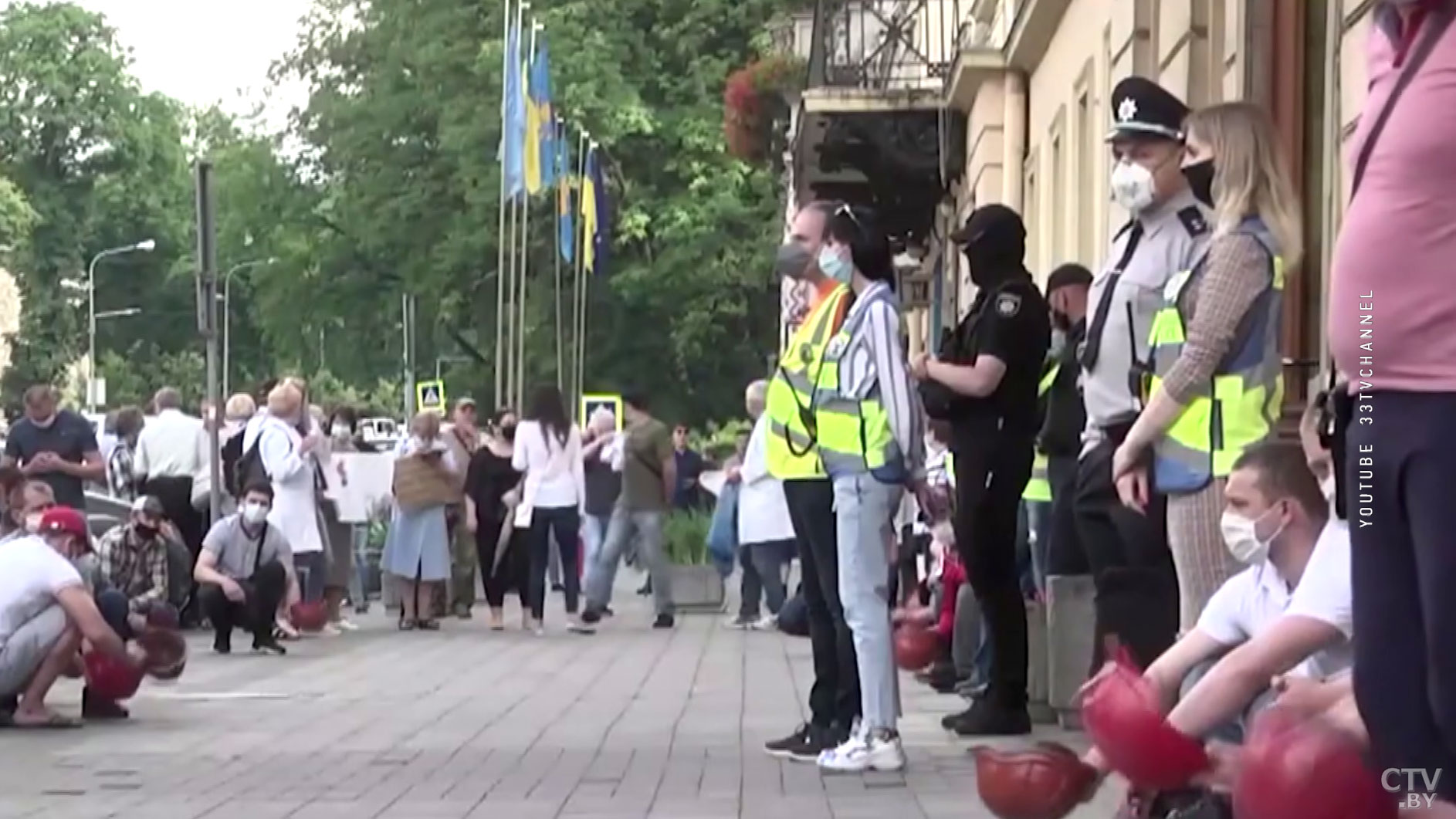 Вторую неделю под землёй на глубине 15 тысяч метров. В Кривом Роге шахтёры продолжают забастовку-8