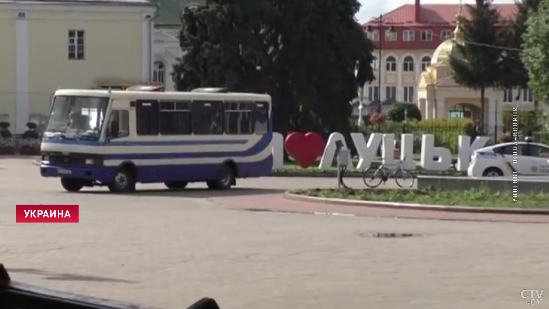 Захват заложников в автобусе в Луцке: прогремели взрывы, злоумышленник бросил гранату-1