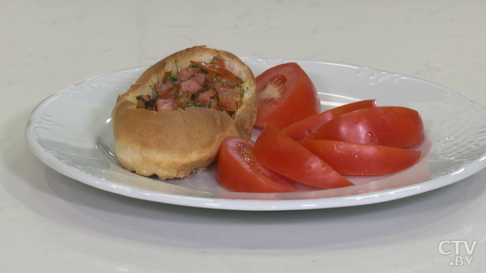 Запечённый в булке омлет. Готовим необычный и вкусный завтрак -28