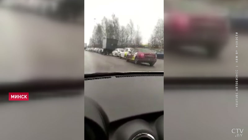 Тем, кто лезет без очереди, даже прокалывают колёса. В Беларуси всё больше машин на метане, АЗС не хватает-4
