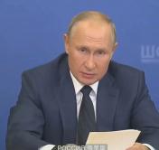 Владимир Путин: «Считаем недопустимым, чтобы кто-либо извне навязывал белорусскому народу те или иные решения»