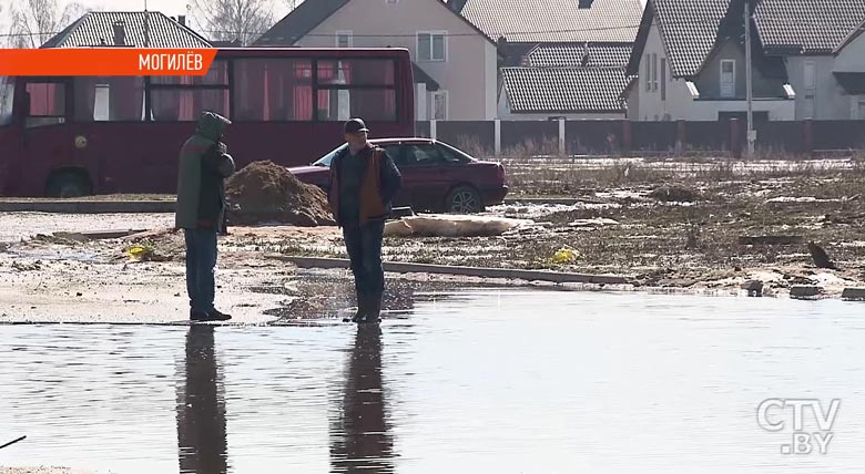 «Будем выполнять водоотводную канаву». Как собираются решить проблему затопленного микрорайона в Могилёве?-13