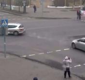 Молодые люди растянули плакат, перекрыв движение транспорта в Молодечно. Завершено расследование уголовного дела