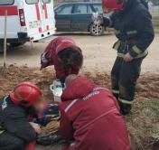 В Минском районе женщине зажало ноги упавшим столбом