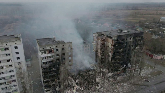 Зеленский призвал граждан оставаться в городах и продолжать борьбу-7