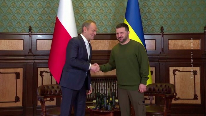 Польша и Украина будут создавать предприятия по производству вооружений на своих территориях – Туск