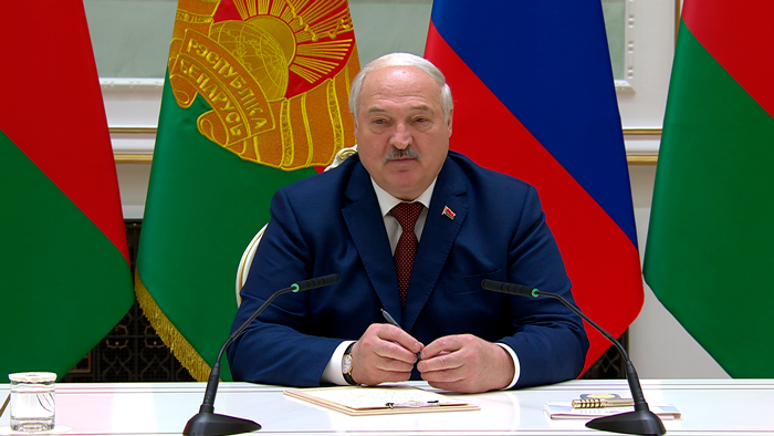 Лукашенко: что касается истечения полномочий Зеленского, юридической чистоты здесь нет и быть не может!