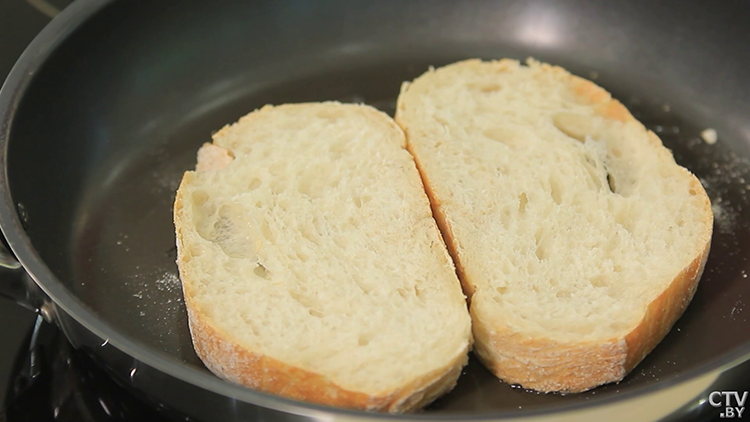 Зелёный омлет с брынзой и вялеными томатами. Простой рецепт вкусного завтрака-10