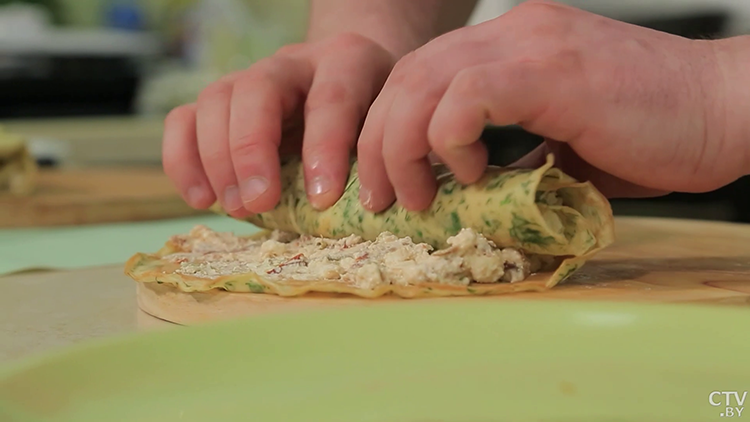 Зелёный омлет с брынзой и вялеными томатами. Простой рецепт вкусного завтрака-13