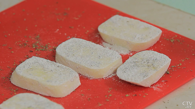 Как приготовить жареный сулугуни с клюквенным соусом? Шеф-повар показал пошаговый рецепт-4