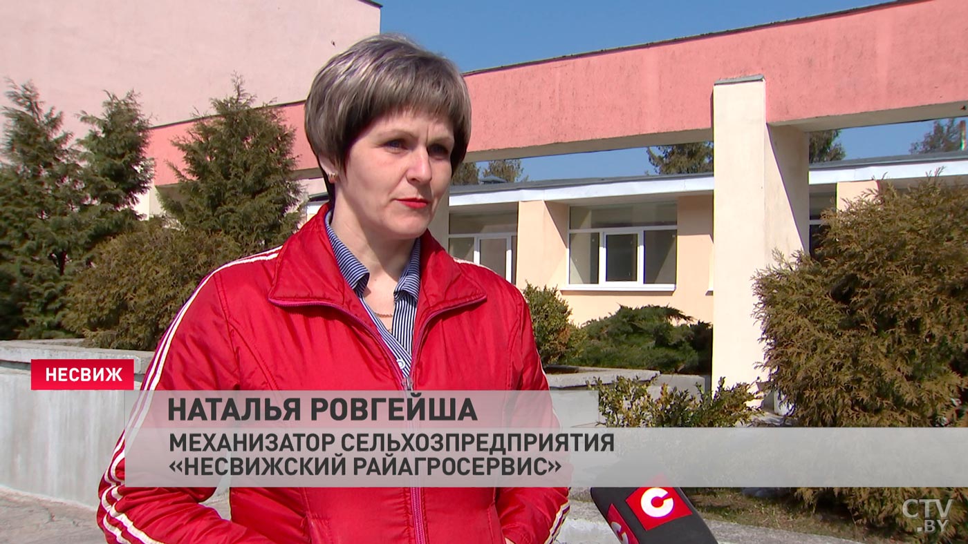 Она стала «Женщиной года». Знакомим с единственной в Несвижском районе трактористкой-4