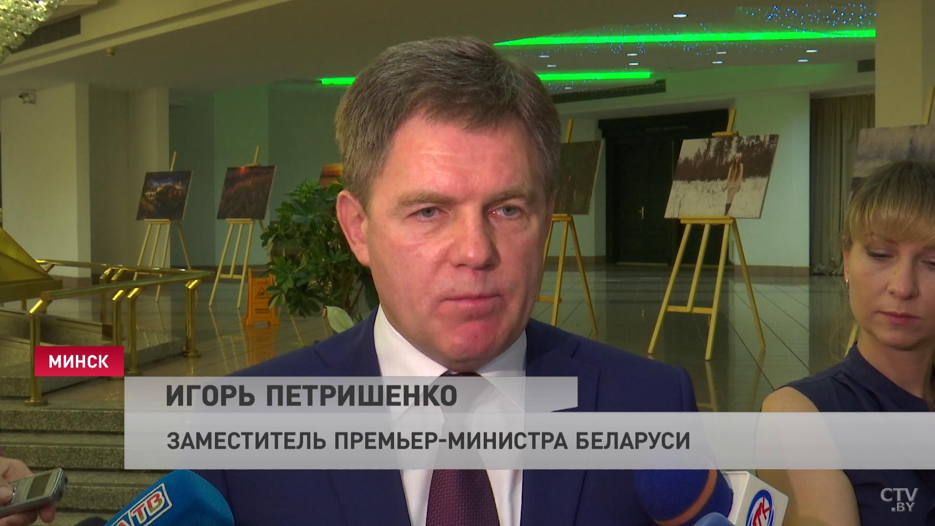 «Много любви, много заботы, много внимания». Кто получил награду «Женщина года 2019»? -28