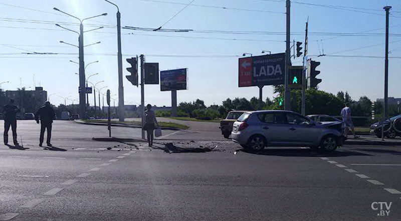 Авария в Минске: водитель «Жигулей» не уступил дорогу встречному авто и получил ЧМТ-1