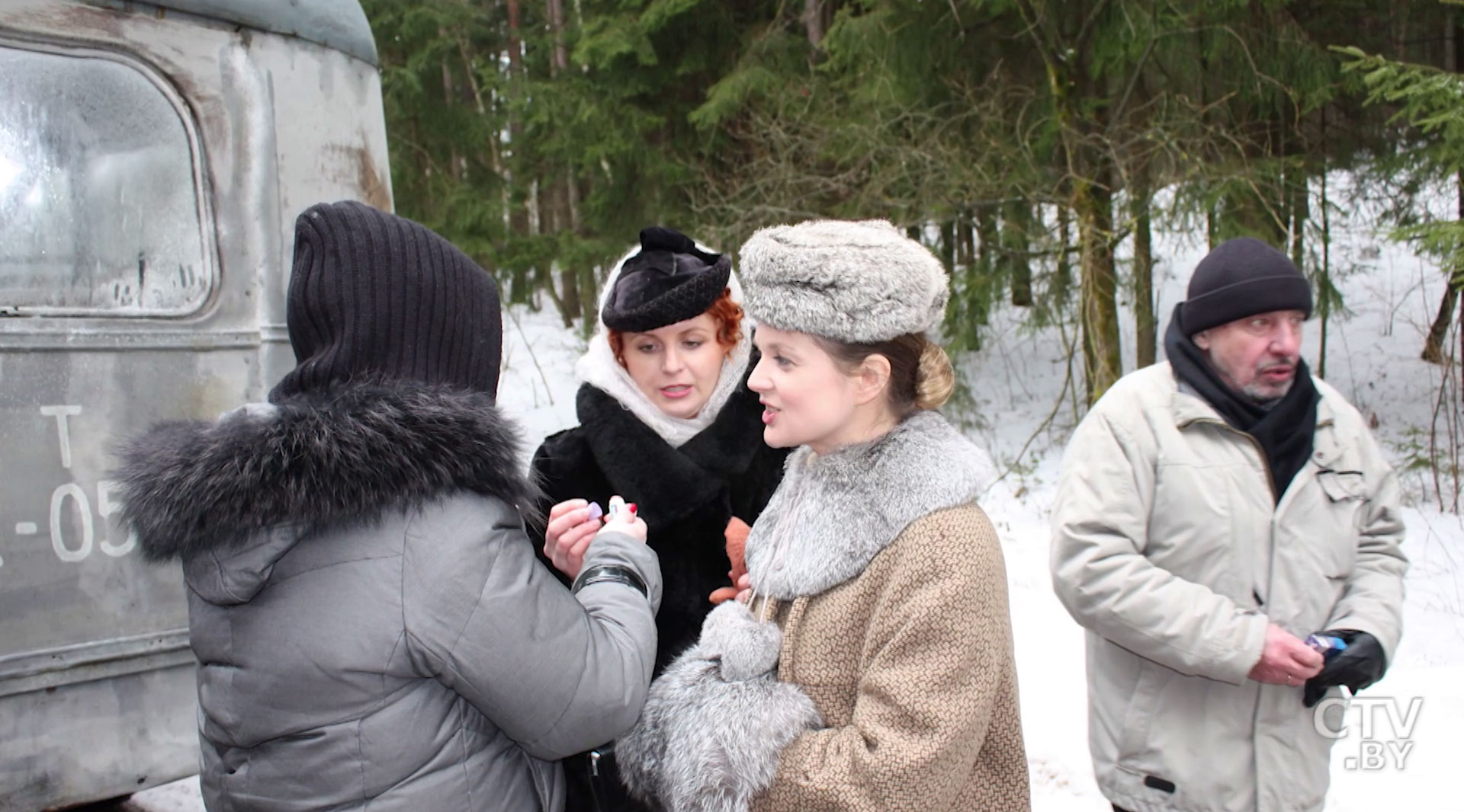 Белорусская актриса Евгения Жукович в спектакле «Не покидай меня» нагадала себе мужа-15