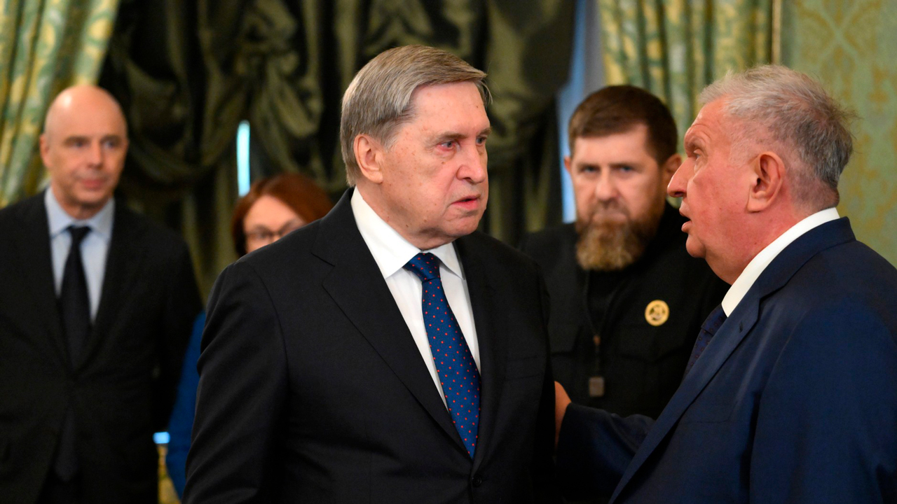 Ушаков: РФ и США договорились о встрече Путина и Трампа