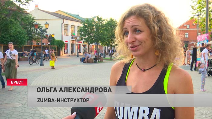 «Zumba танцуют все». В Бресте нашли способ приобщить белорусов к здоровому образу жизни-4